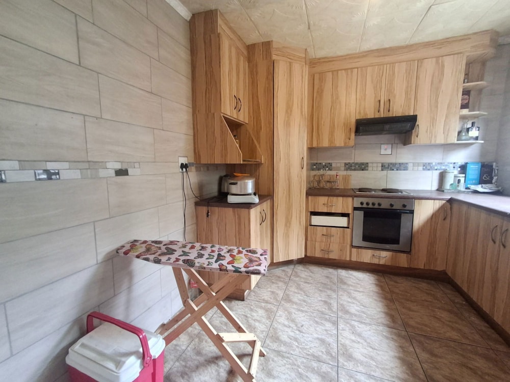 Double-storey house for sale in Esikhawini - 1RY1694744 Double-storey house for sale in Esikhawini - 1RY1694744