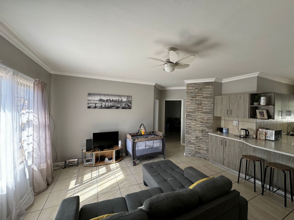 Townhouse for sale in Beaconsfield - 1KJ1694839