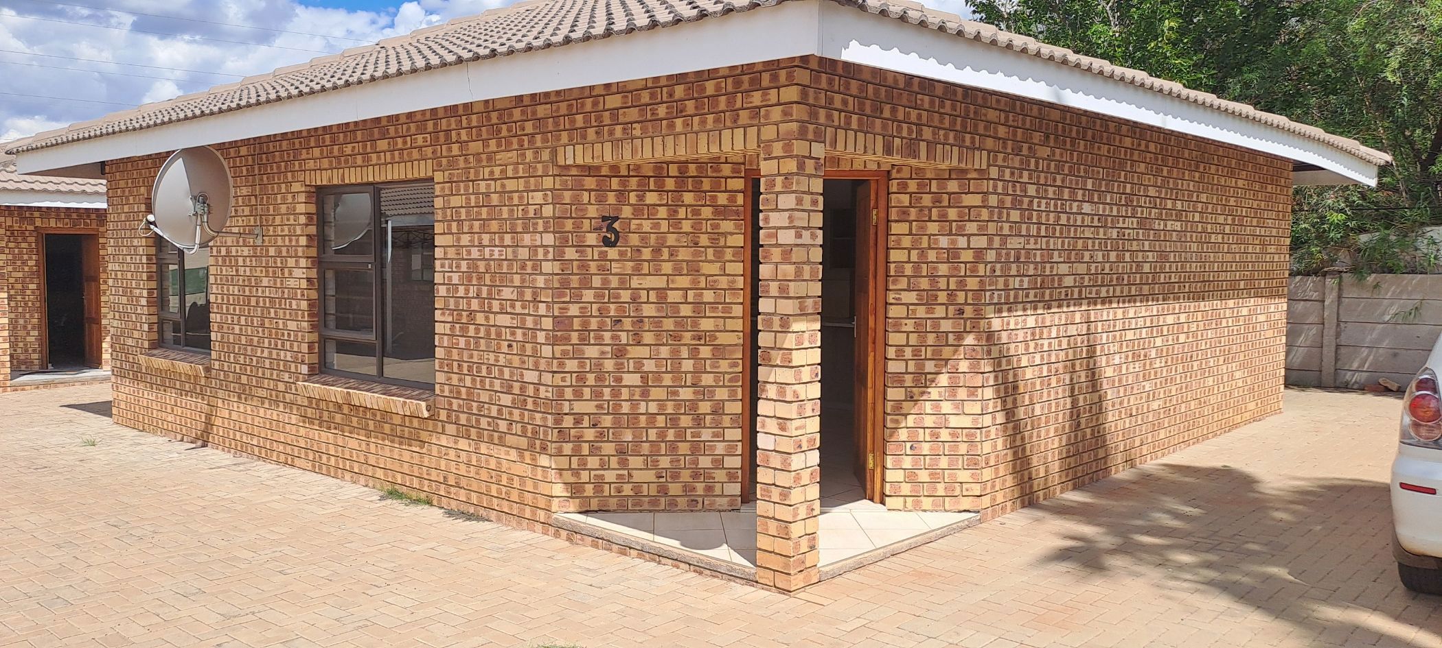 Townhouse for sale in Beaconsfield - 1KJ1694839