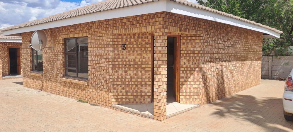 Townhouse for sale in Beaconsfield - 1KJ1694839