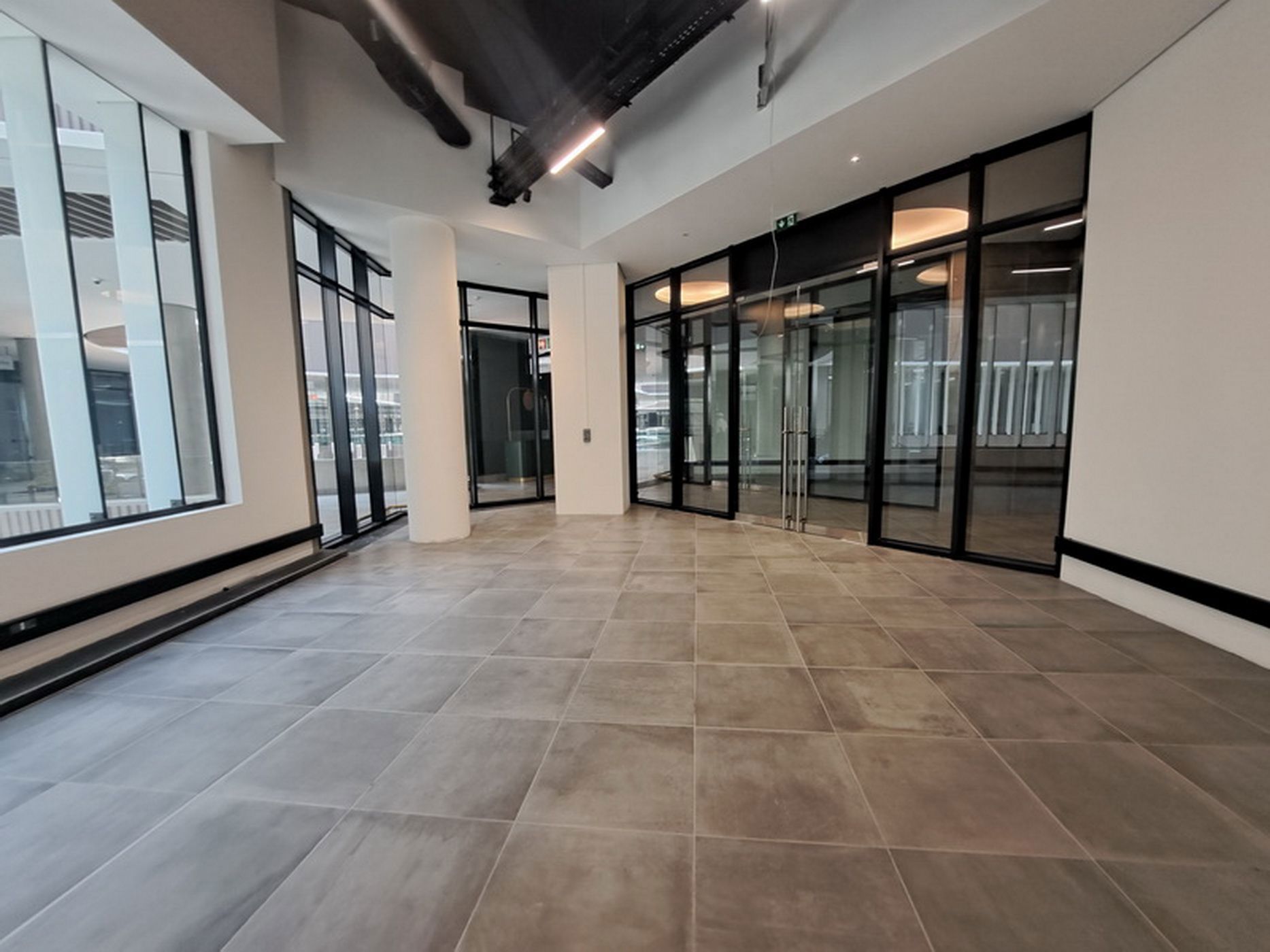 Commercial office to rent in Quatre Bornes, Mauritius - MUR1694862