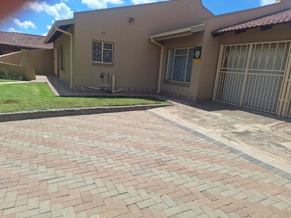 House for sale in Bronville - 1WM1694888 House for sale in Bronville - 1WM1694888