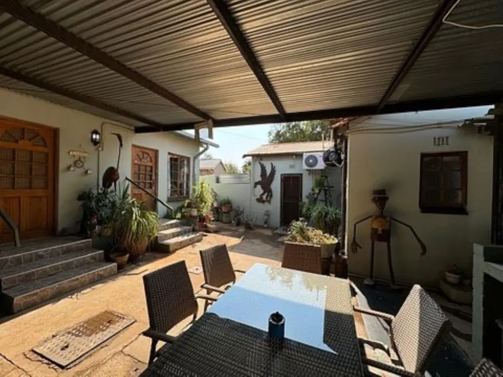 House for sale in Barkly West - 1KJ1694886