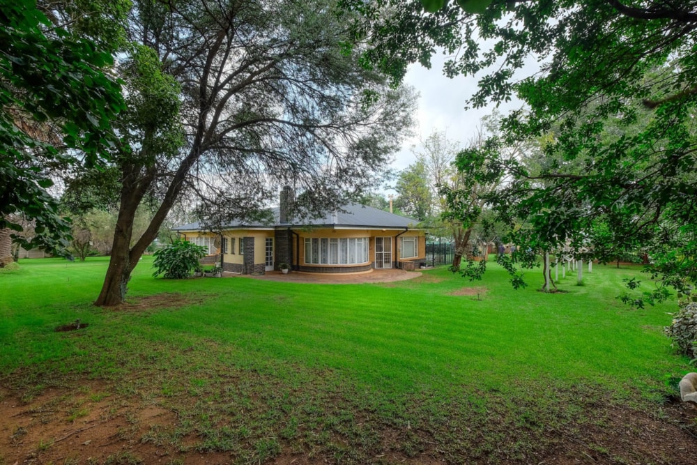 Mixed use farm for sale in Rikasrus - 1KR1695028 Mixed use farm for sale in Rikasrus - 1KR1695028