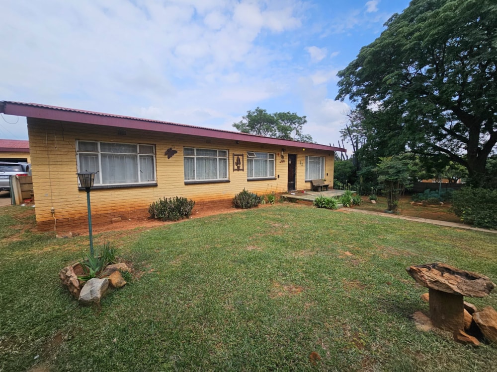 House for sale in Rensburg - 1SP1694969