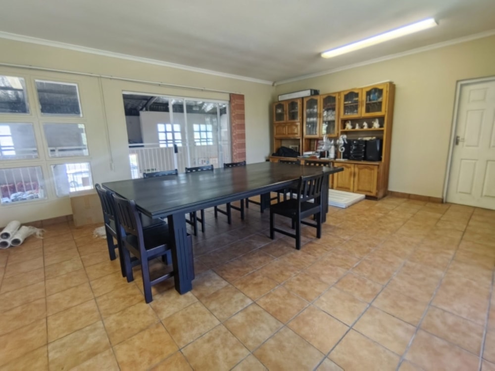 Commercial Building for sale in Uvongo - 1PSH1695085 Commercial Building for sale in Uvongo - 1PSH1695085