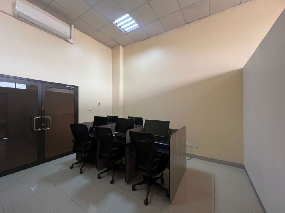 Commercial office to rent in Makeni, Zambia - 3ZA1695118