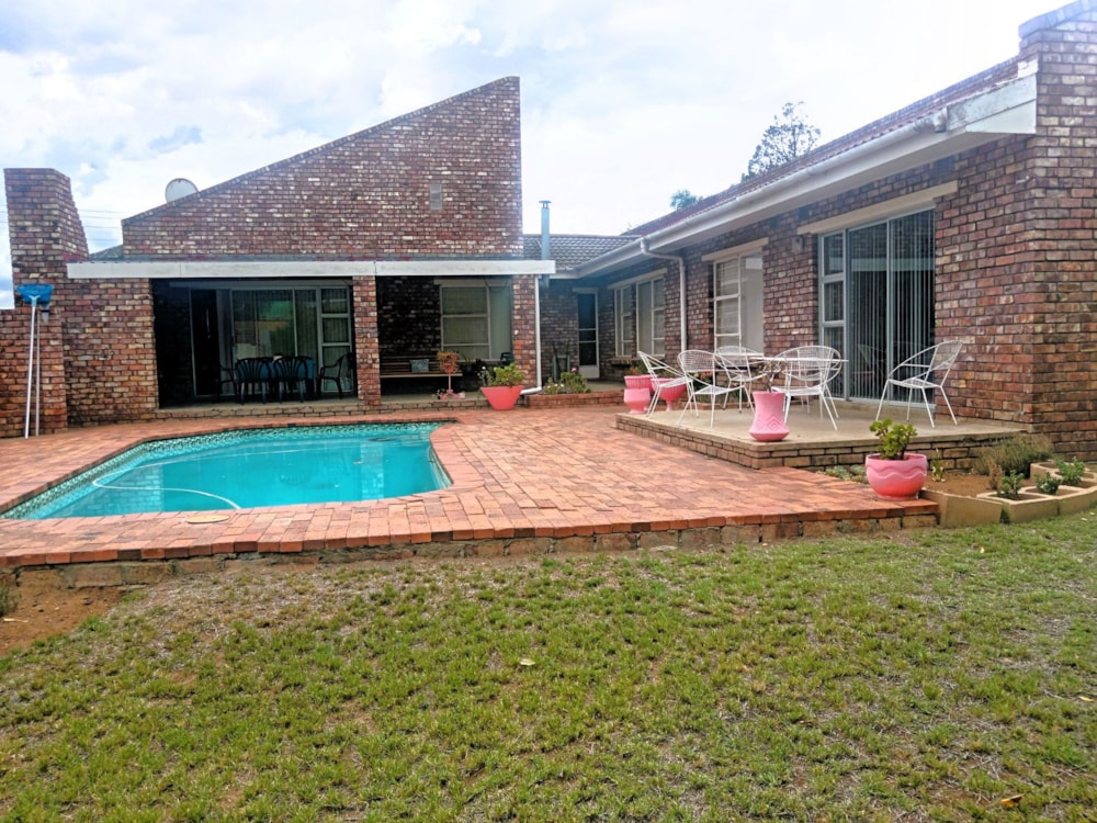 House for sale in Wesbank, Oudtshoorn - 1OU1695261 House for sale in Wesbank, Oudtshoorn - 1OU1695261