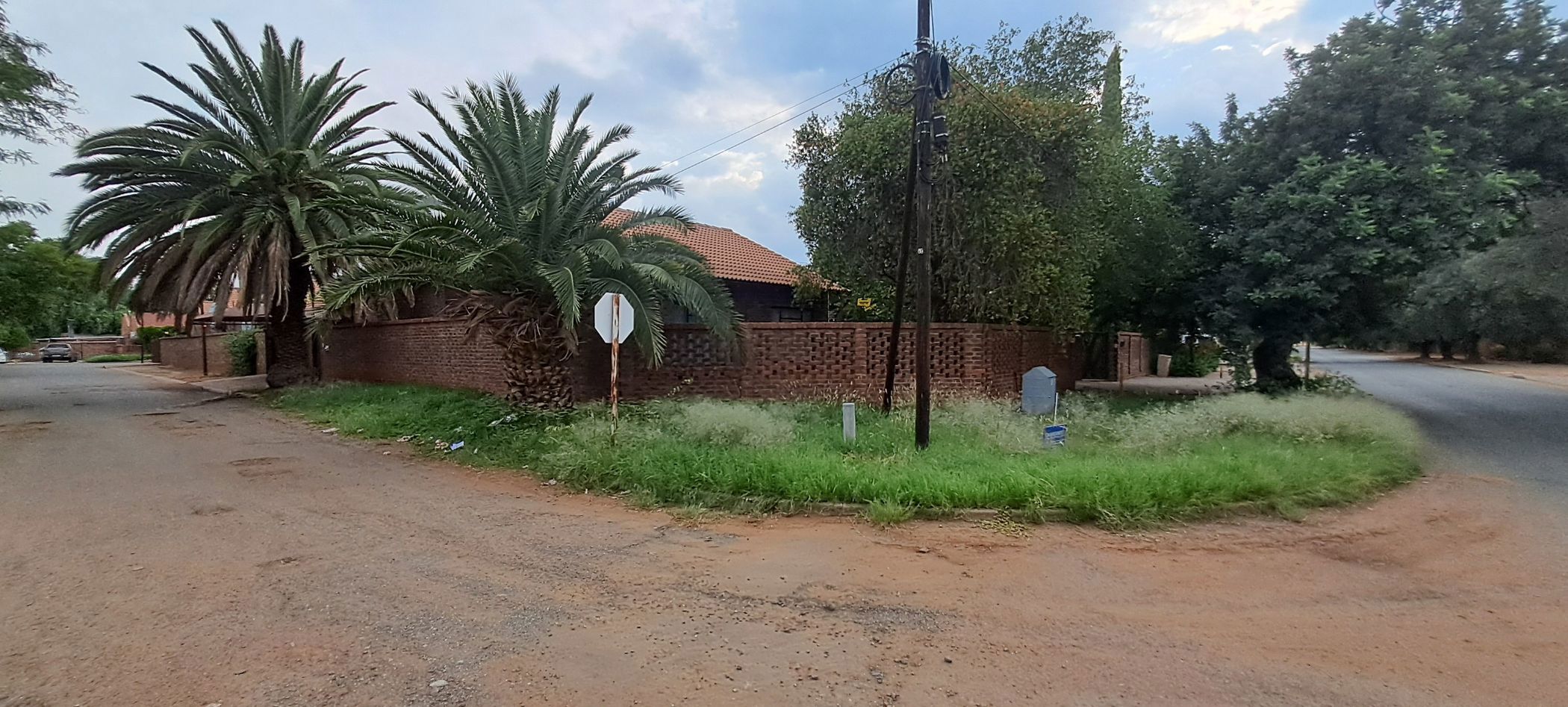 House for sale in Rhodesdene - 1KJ1695360