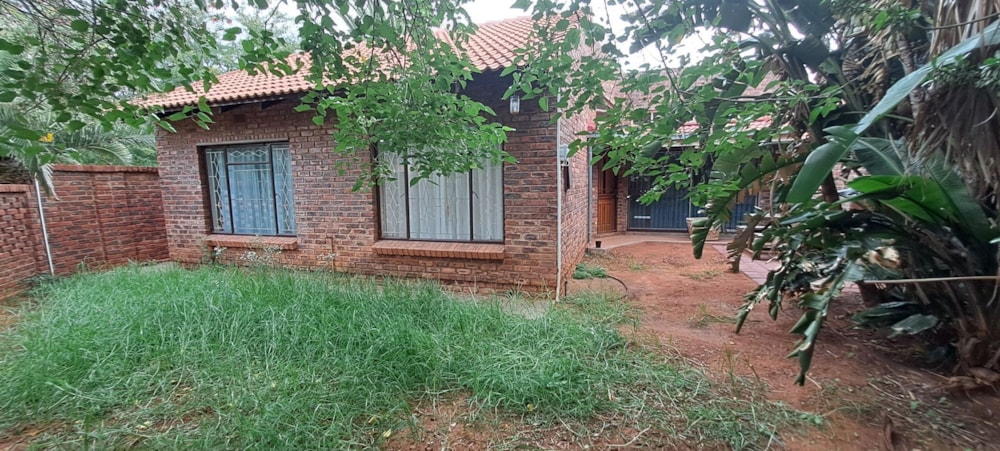 House for sale in Rhodesdene - 1KJ1695360