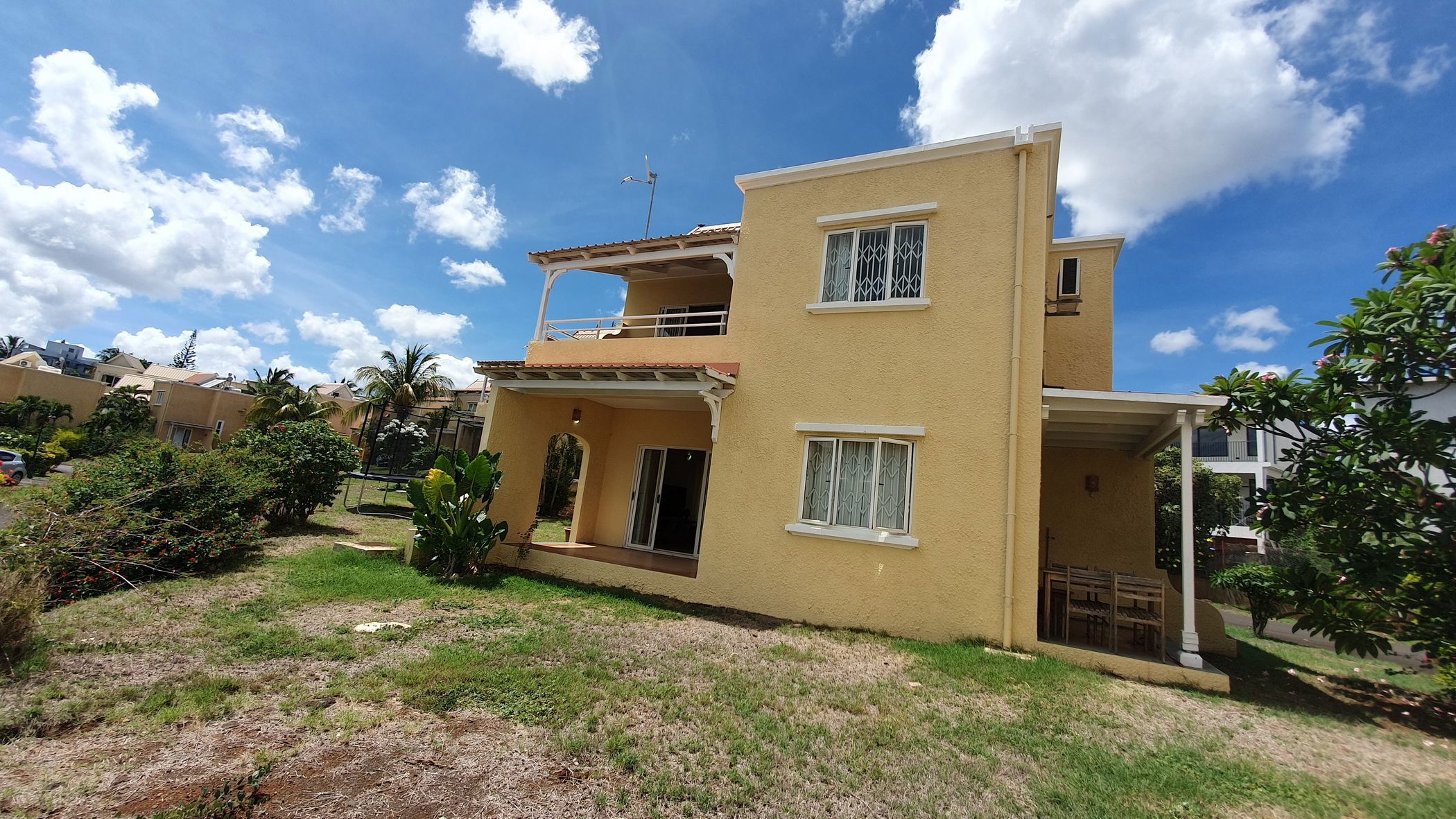 Townhouse to rent in Albion, Mauritius - MUR1695374
