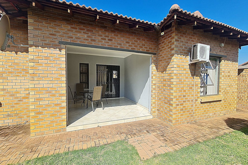 Security complex home to rent in Ellisras (Lephalale) - 1ER1724019 Security complex home to rent in Ellisras (Lephalale) - 1ER1724019