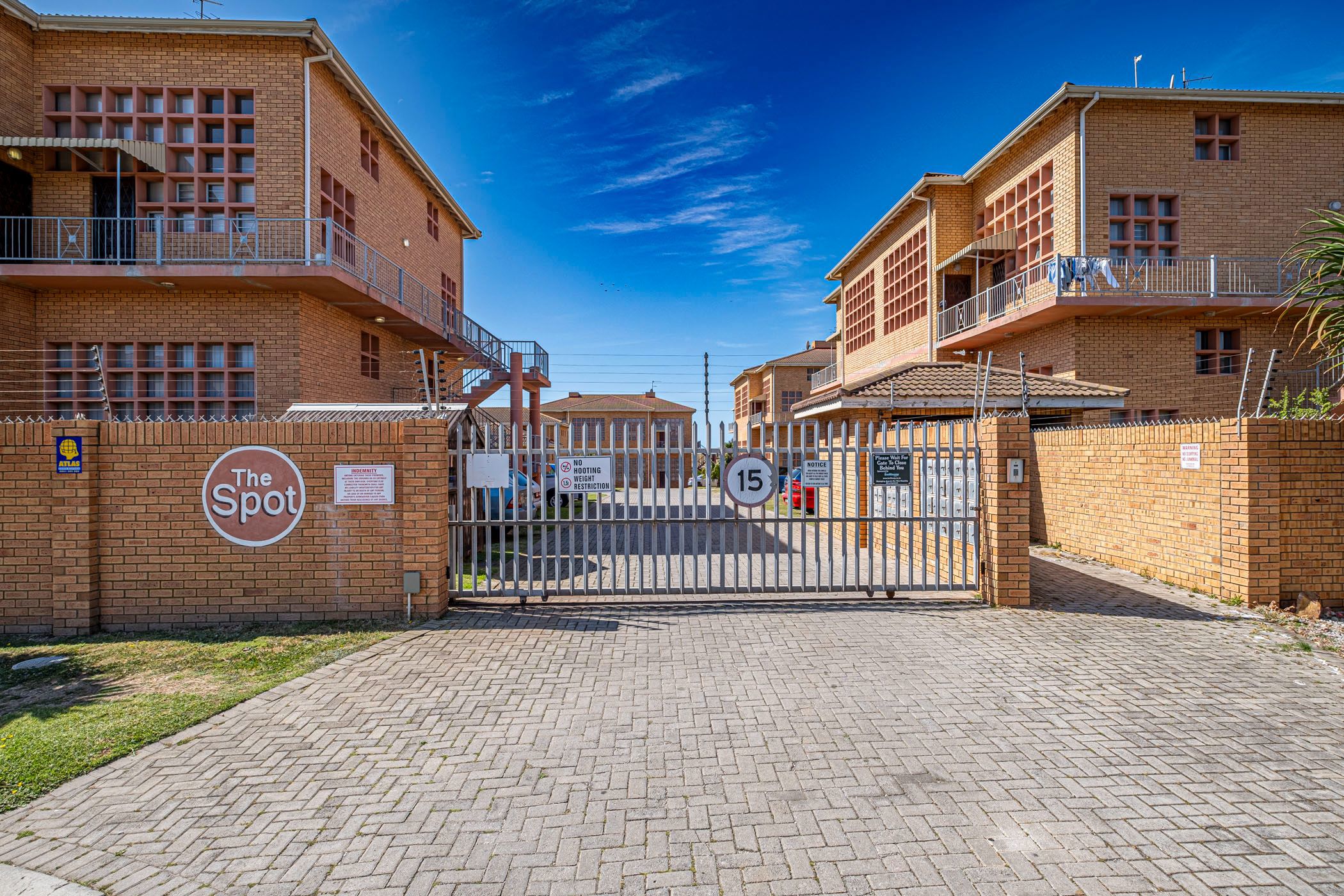 Apartment for sale in Bluewater Bay, Port Elizabeth, Gqeberha - 1PLZ1695433