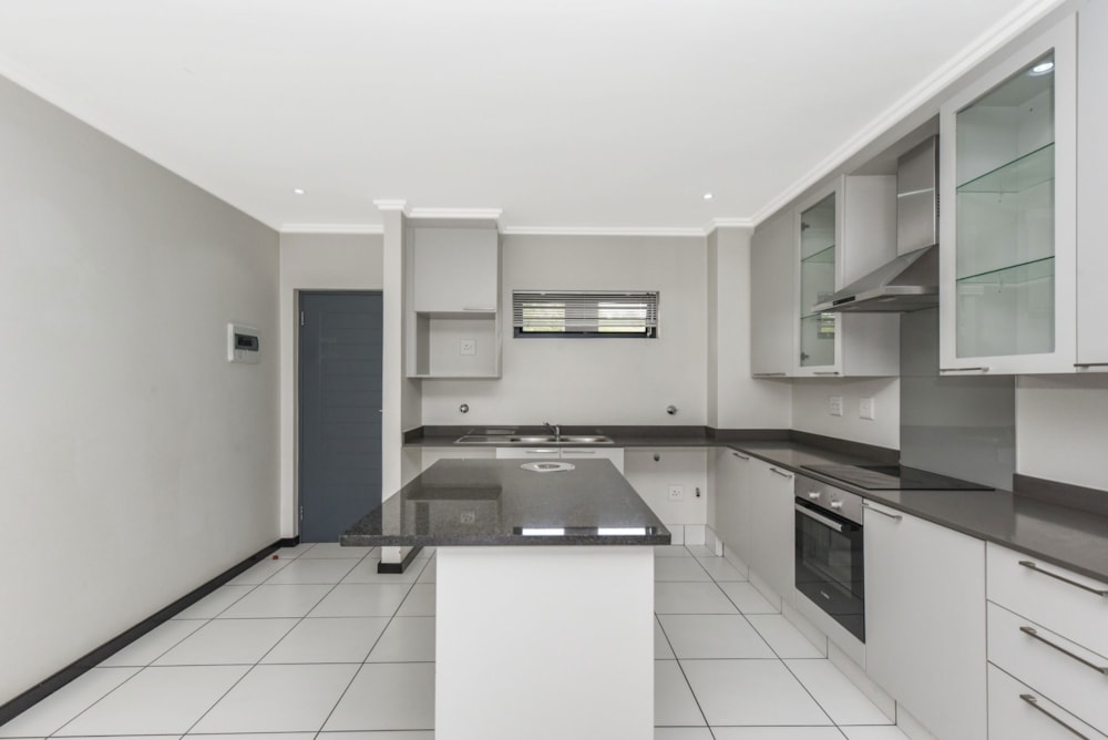 Apartment to rent in Paulshof - FYL1708129 Apartment to rent in Paulshof - FYL1708129