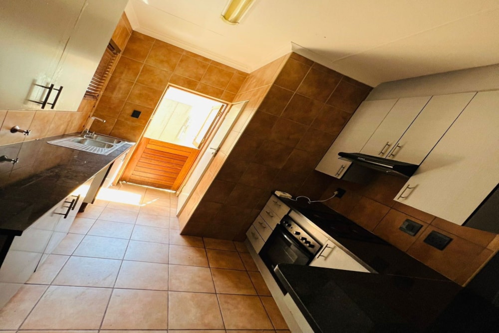 Security complex home to rent in Die Heuwel - 1WD1718800 Security complex home to rent in Die Heuwel - 1WD1718800