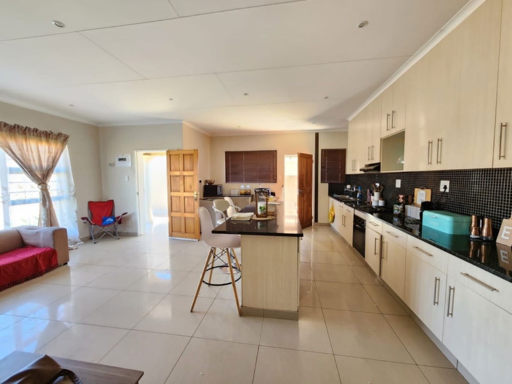 Townhouse for sale in Kimdustria - 1KJ1696148