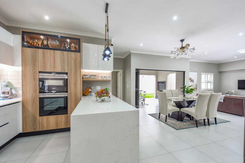 Double-storey house for sale in Olivedale - FW1696453