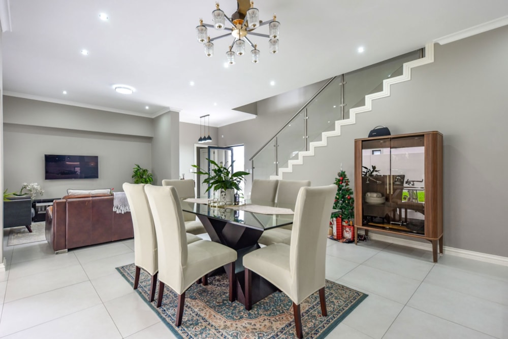 Double-storey house for sale in Olivedale - FW1696453