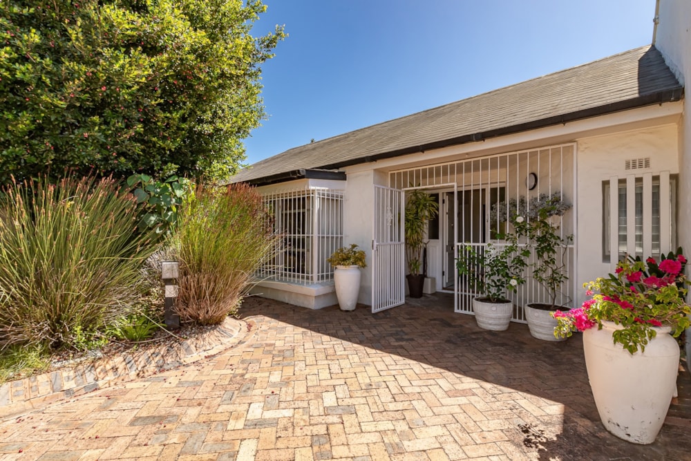 House sold in Constantia, Cape Town - KW1694011 House sold in Constantia, Cape Town - KW1694011