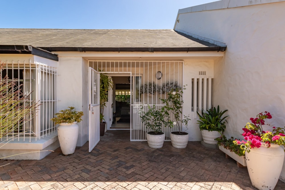 House sold in Constantia, Cape Town - KW1694011 House sold in Constantia, Cape Town - KW1694011