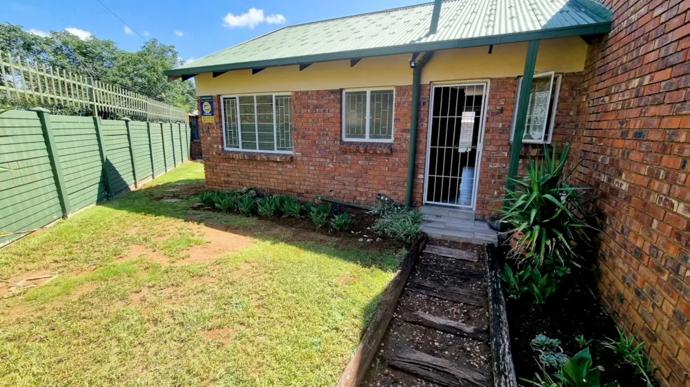Townhouse sold in Uitsig, Bloemfontein - 1BX1694777 Townhouse sold in Uitsig, Bloemfontein - 1BX1694777