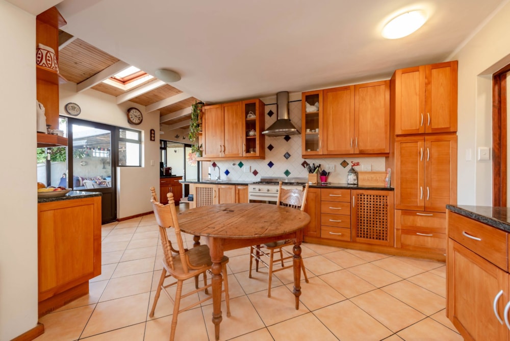 House sold in Knysna Heights - 1KG1695771 House sold in Knysna Heights - 1KG1695771