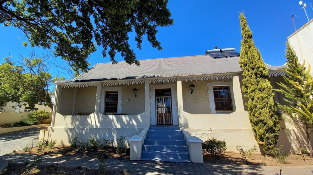 Cluster for sale in Uniondale - 1OU1694407