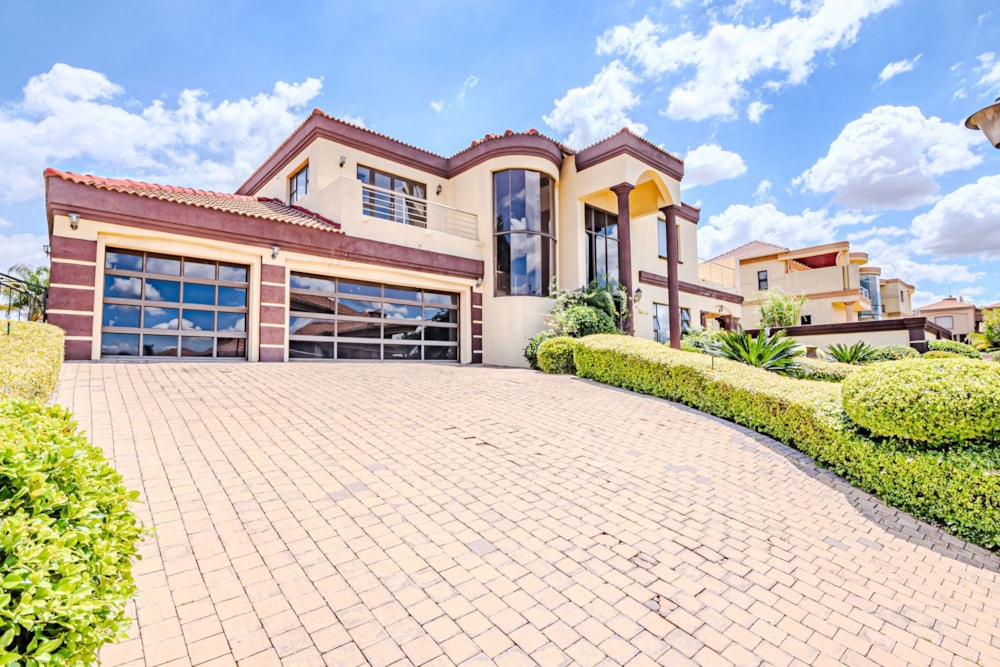 House for sale in Blue Valley Golf Estate - CN1692433