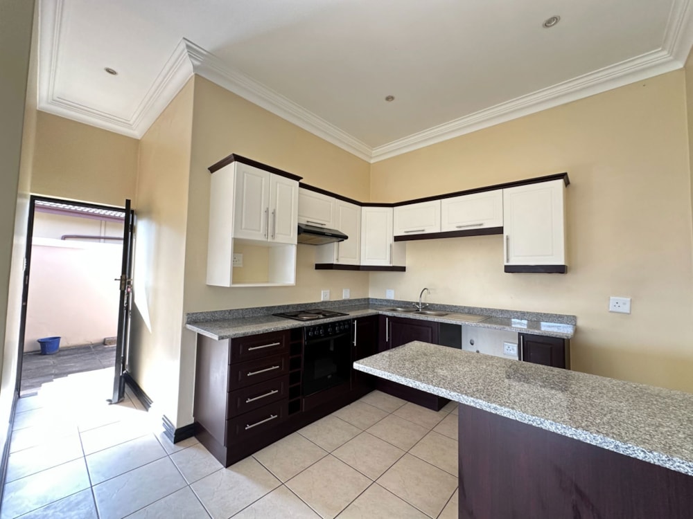Security complex home to rent in Camperdown - 1PM1693975 Security complex home to rent in Camperdown - 1PM1693975