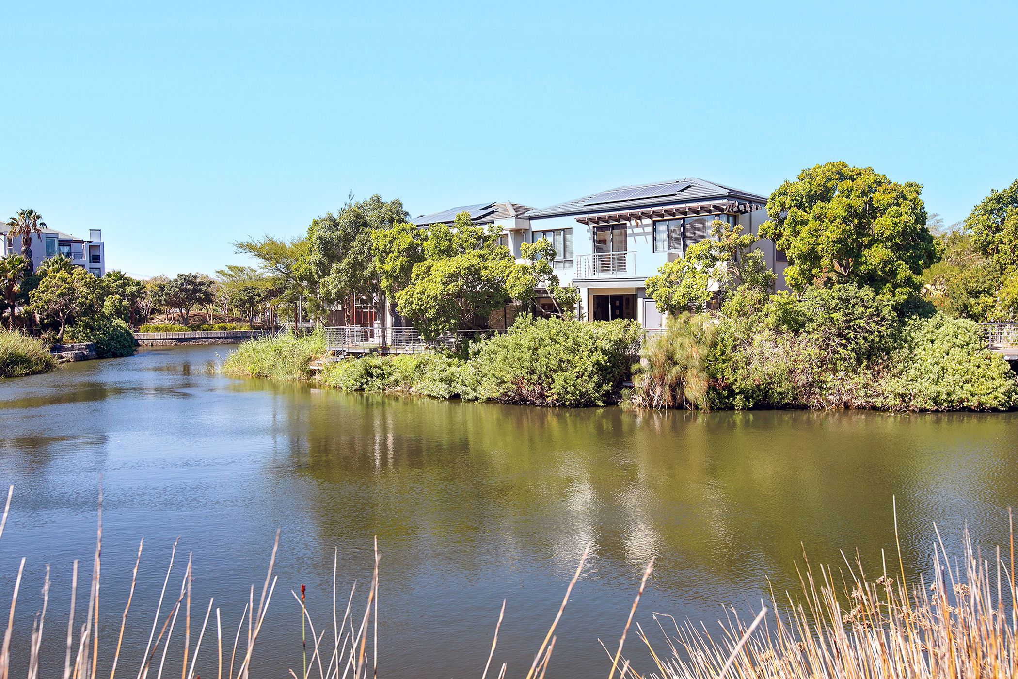 Security estate home sold in Century City - 1TV1693518