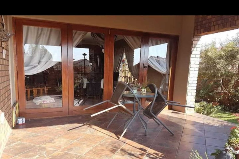 House for sale in Roberts Estate - 1MD1693595 House for sale in Roberts Estate - 1MD1693595