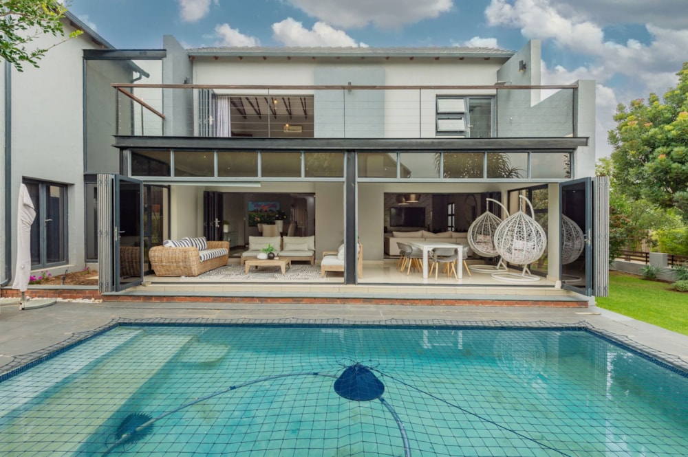 Double-storey house for sale in Copperleaf - 1CU1695346