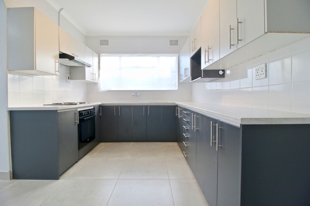 House for sale in Bothasig - 1PLA1695885