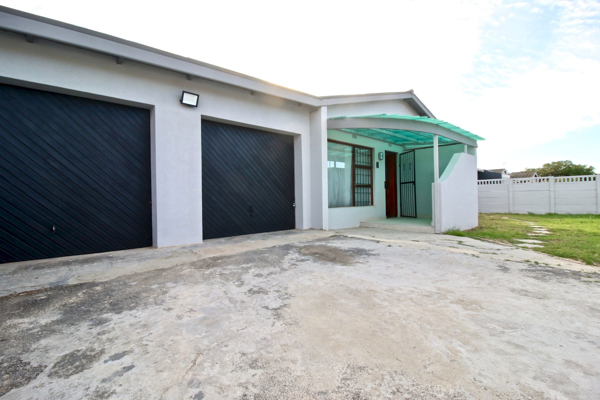 House for sale in Bothasig - 1PLA1695885