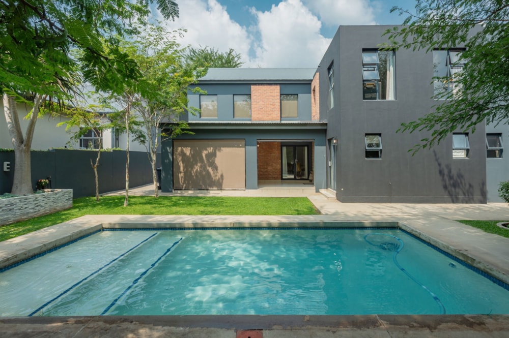 Double-storey house for sale in Copperleaf - 1CU1696009