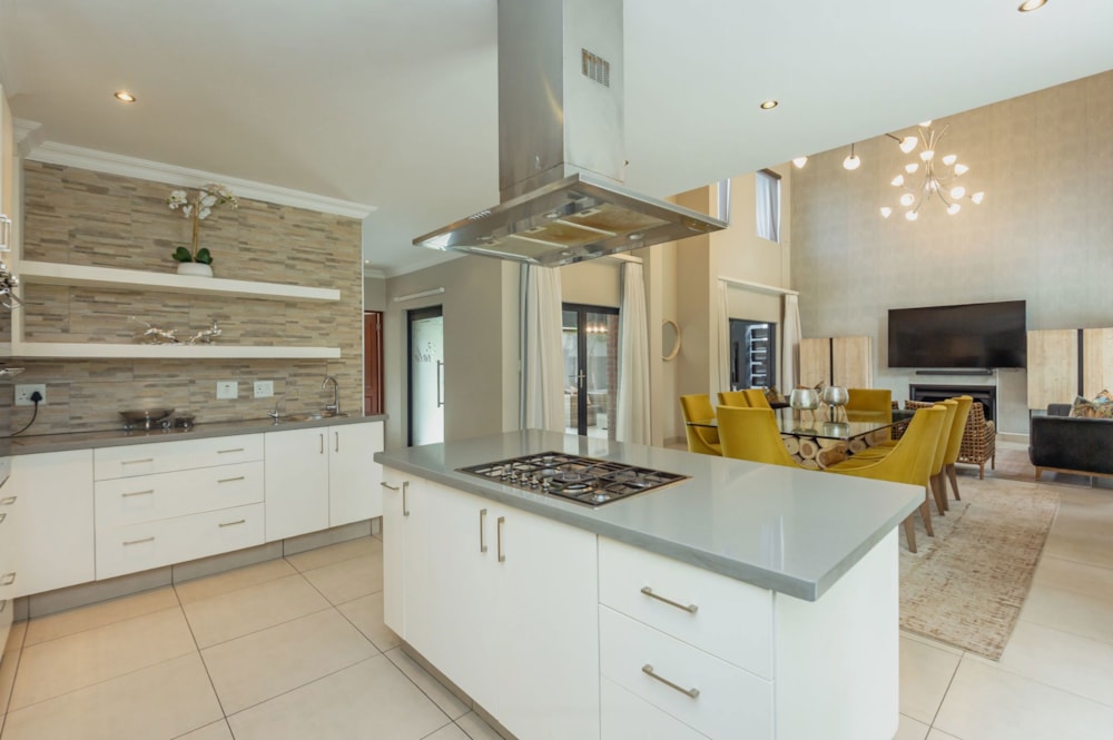 Double-storey house for sale in Copperleaf - 1CU1696009