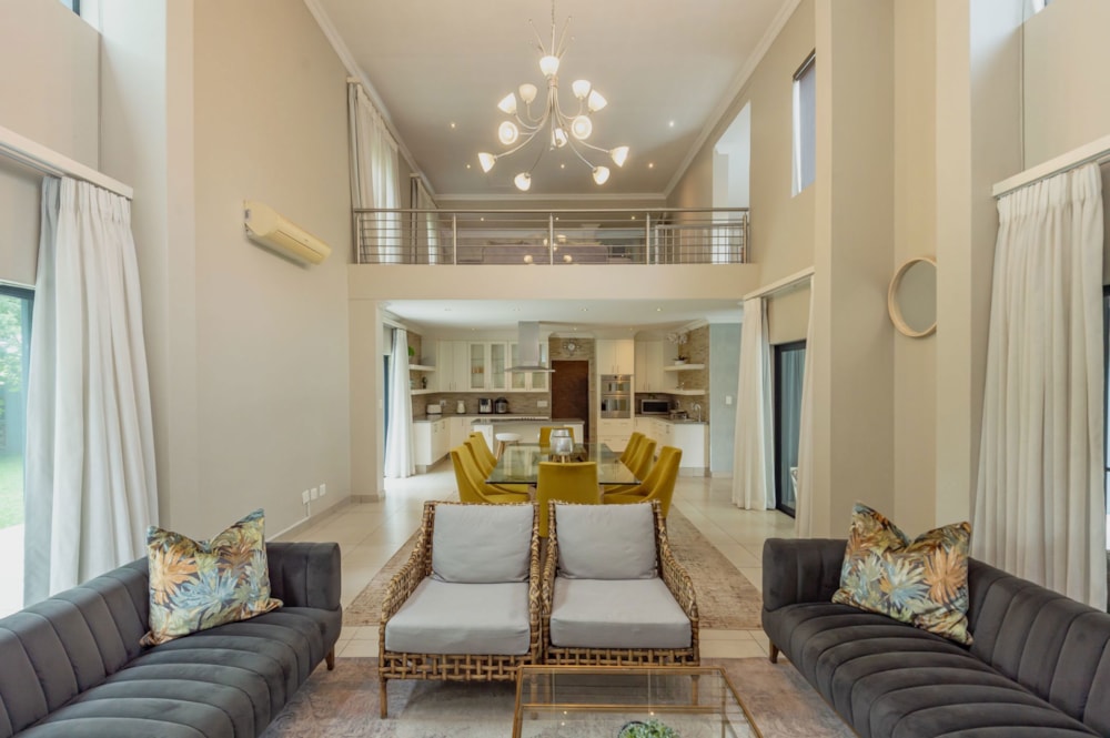 Double-storey house for sale in Copperleaf - 1CU1696009