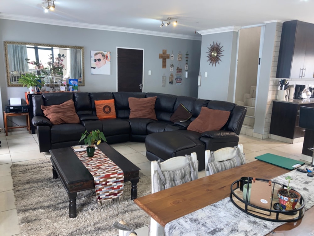 Double-storey cluster for sale in Norton Home Estate - EN1695646 Double-storey cluster for sale in Norton Home Estate - EN1695646