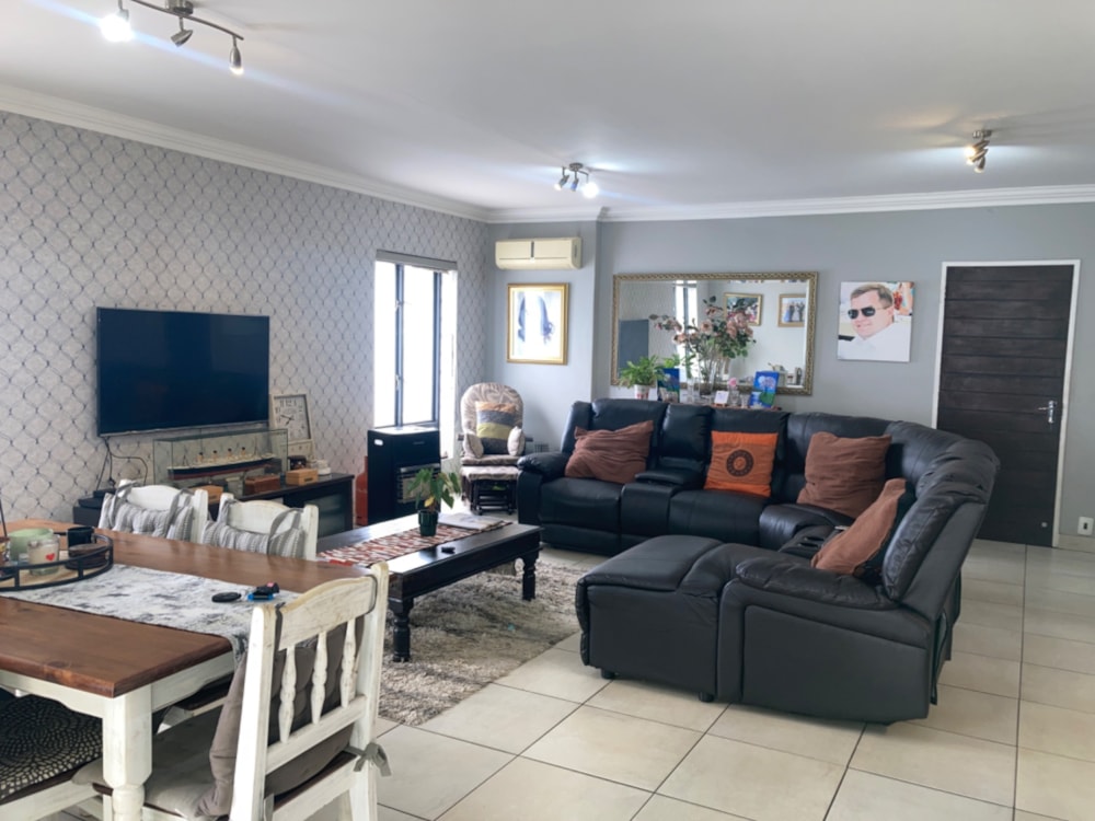 Double-storey cluster for sale in Norton Home Estate - EN1695646
