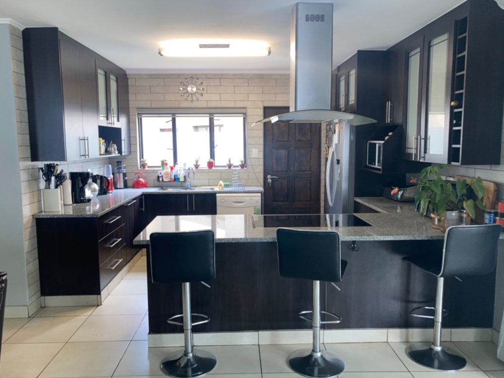 Double-storey cluster for sale in Norton Home Estate - EN1695646 Double-storey cluster for sale in Norton Home Estate - EN1695646