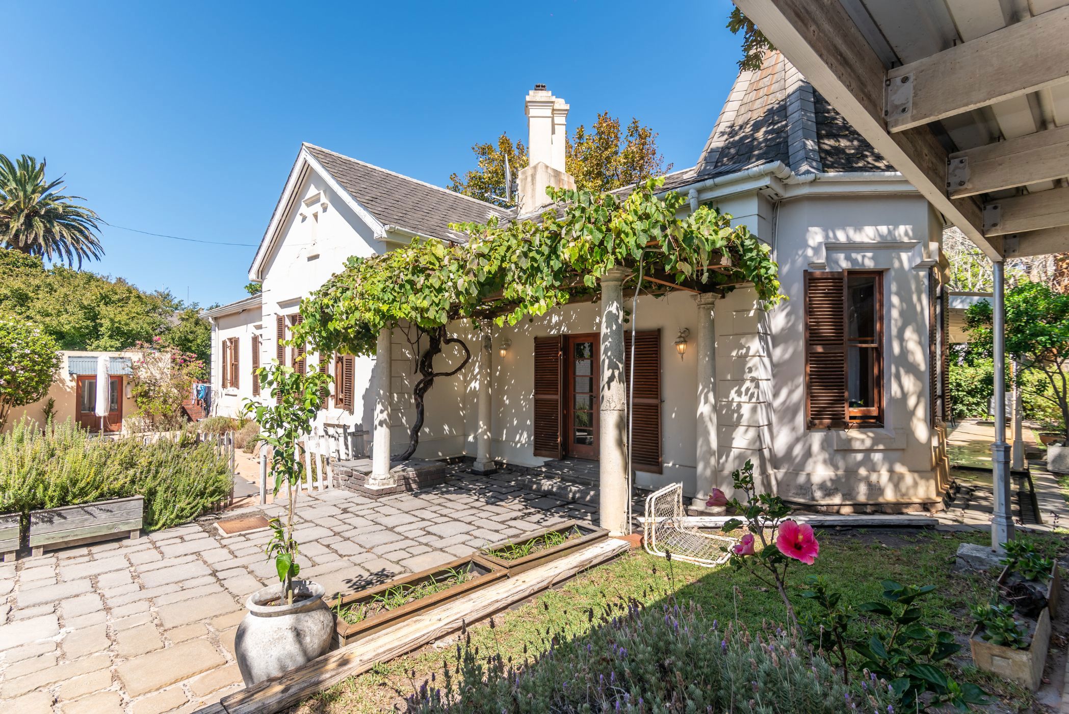 House sold in Claremont, Cape Town - KW1693221