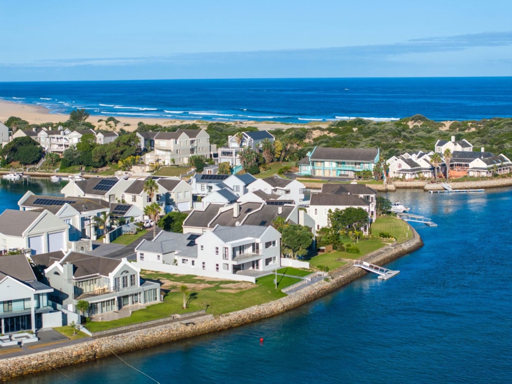 Double-storey house for sale in Royal Alfred Marina - 1PF1707952