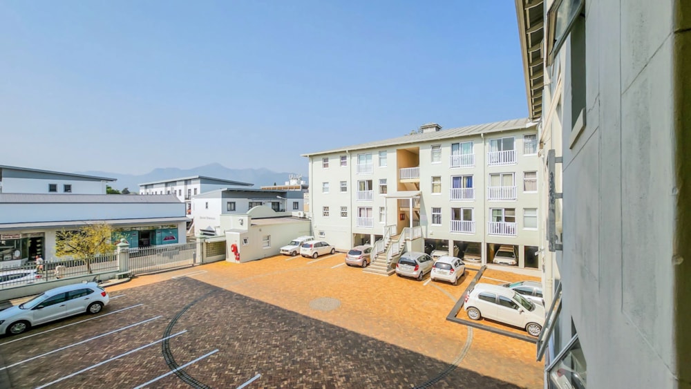 Bachelor apartment let in Wellington North - TKL1716682