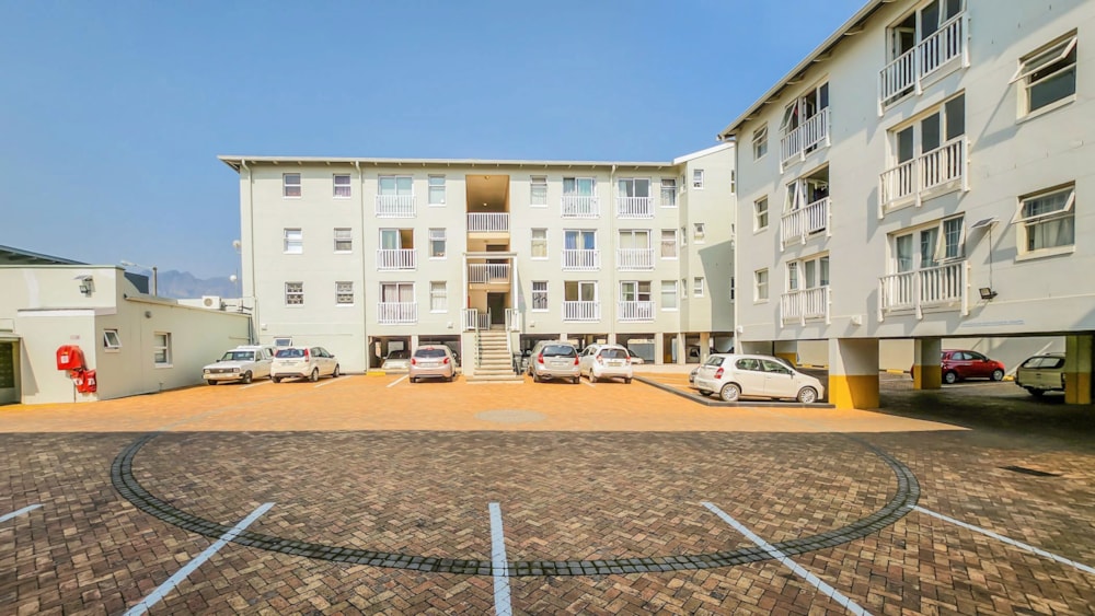 Bachelor apartment let in Wellington North - TKL1716682