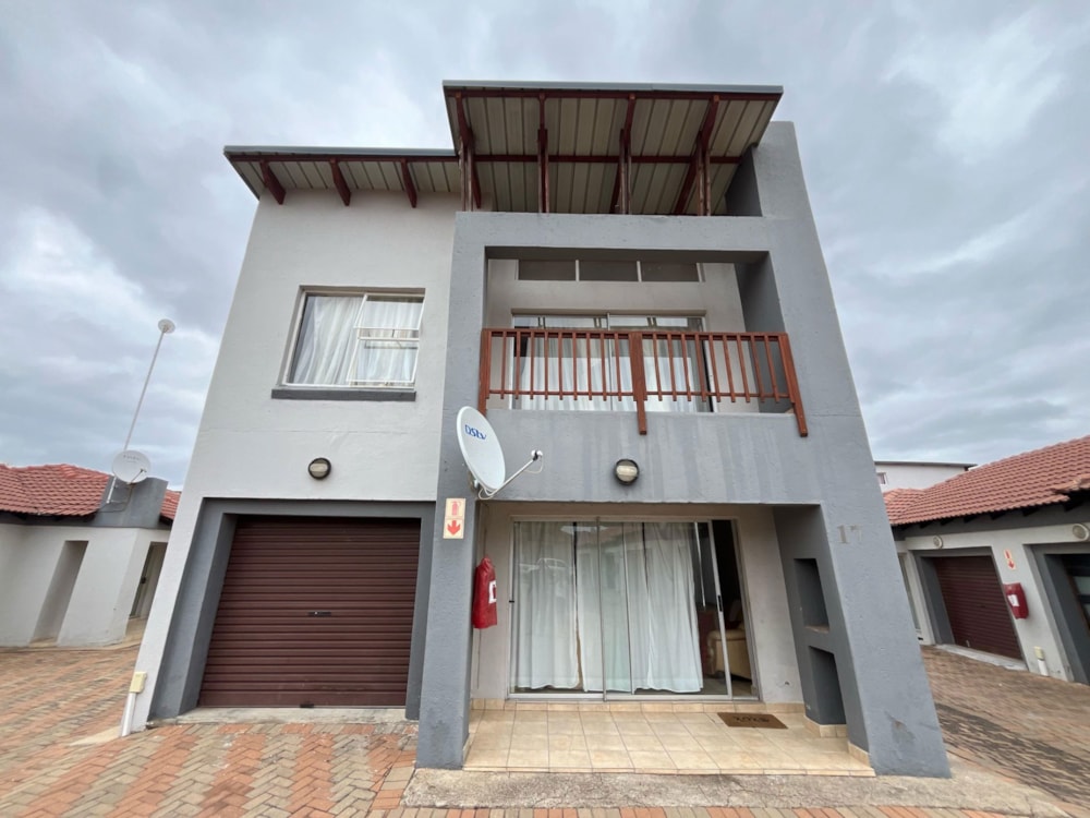 Townhouse for sale in Bendor Park - 1PS1694620 Townhouse for sale in Bendor Park - 1PS1694620