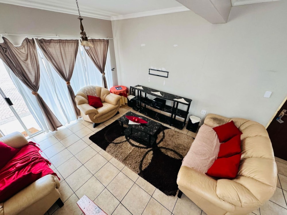 Townhouse for sale in Bendor Park - 1PS1694620 Townhouse for sale in Bendor Park - 1PS1694620