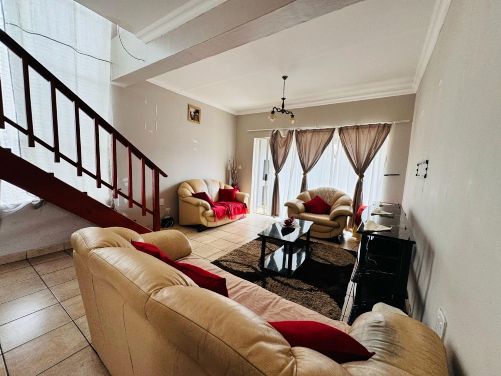 Townhouse for sale in Bendor Park - 1PS1694620 Townhouse for sale in Bendor Park - 1PS1694620