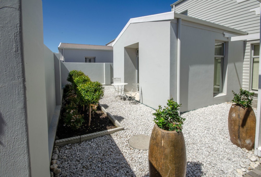 Double-storey house for sale in Kleinmond - KN1717711 Double-storey house for sale in Kleinmond - KN1717711