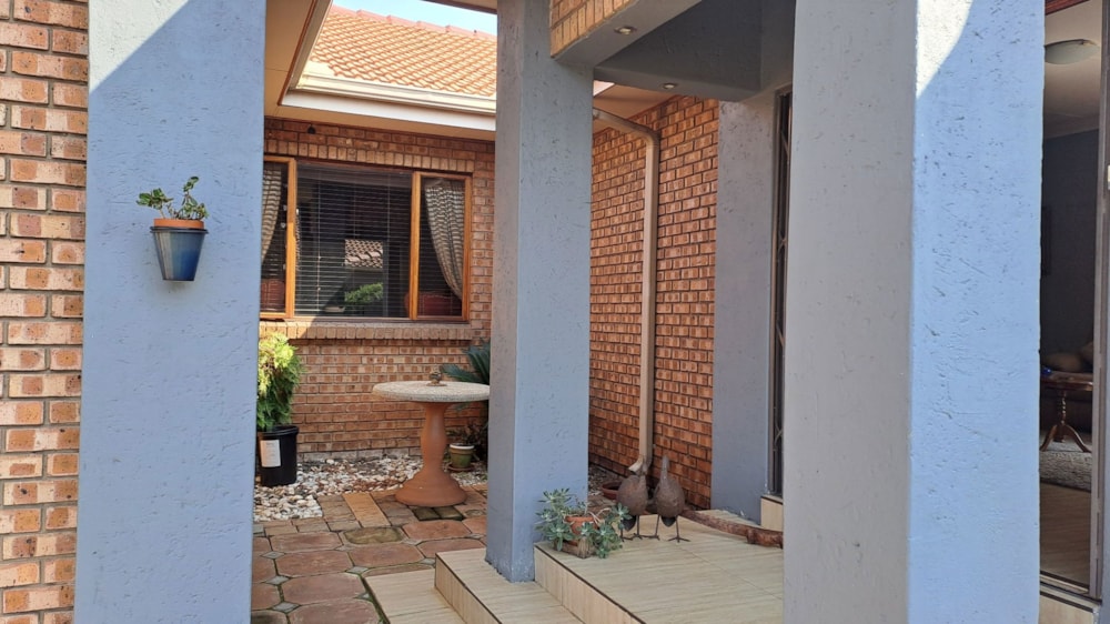 House for sale in Roberts Estate - 1MD1693075 House for sale in Roberts Estate - 1MD1693075