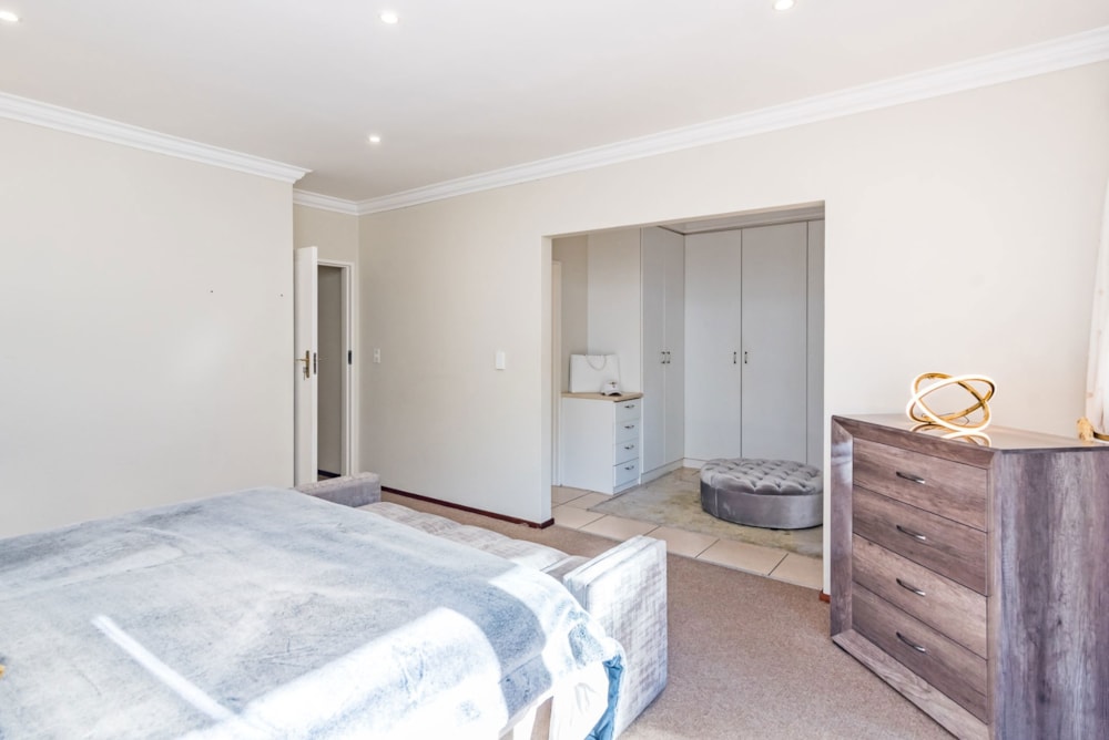 House for sale in Chancliff Ridge - 1KR1693029